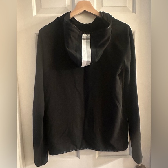 VS zip-up hoodie medium worn once! - Picture 2 of 5